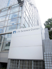 H280827_3.jpg