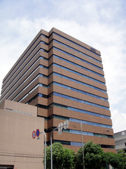 H290825_1.jpg