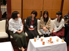 H291213_16_staff&dh.jpg