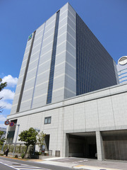 H300419_01.jpg