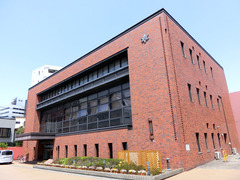 H300429_01_kinenkan.jpg