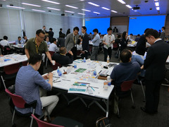 H300527_f3.jpg