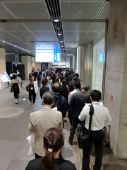 H300610_ago05_gyouretsu.jpg