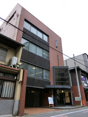H300623_1_buil.jpg