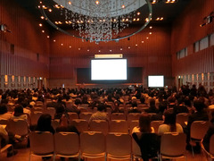 R010622_07_dhsymp_kaijo.jpg