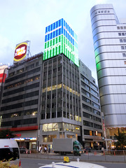 h300725_01buil.jpg